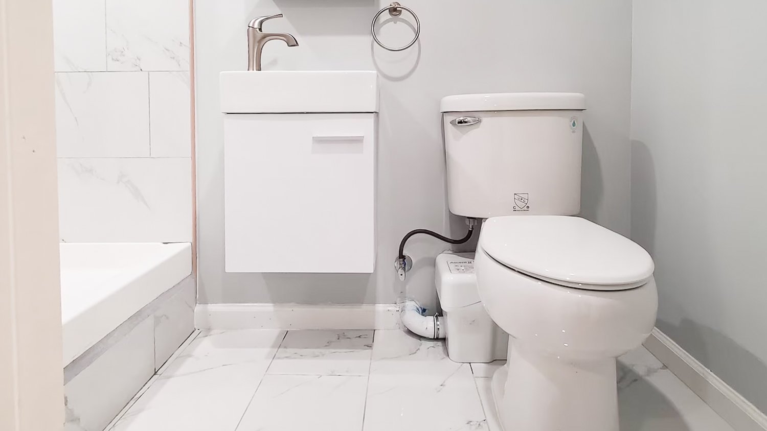 Interior view of a bathroom